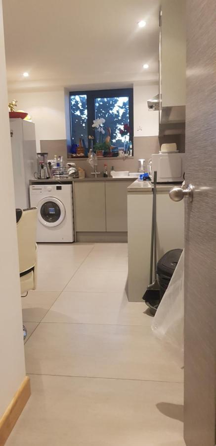 Jadwin Beautiful Room Share Toilet 2 People Londres Extérieur photo