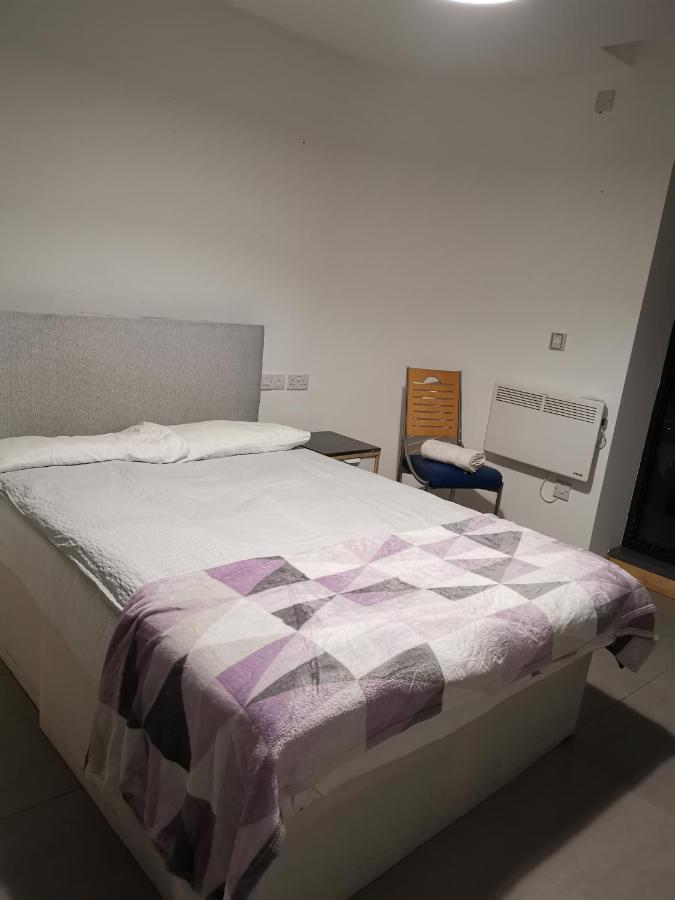Jadwin Beautiful Room Share Toilet 2 People Londres Extérieur photo