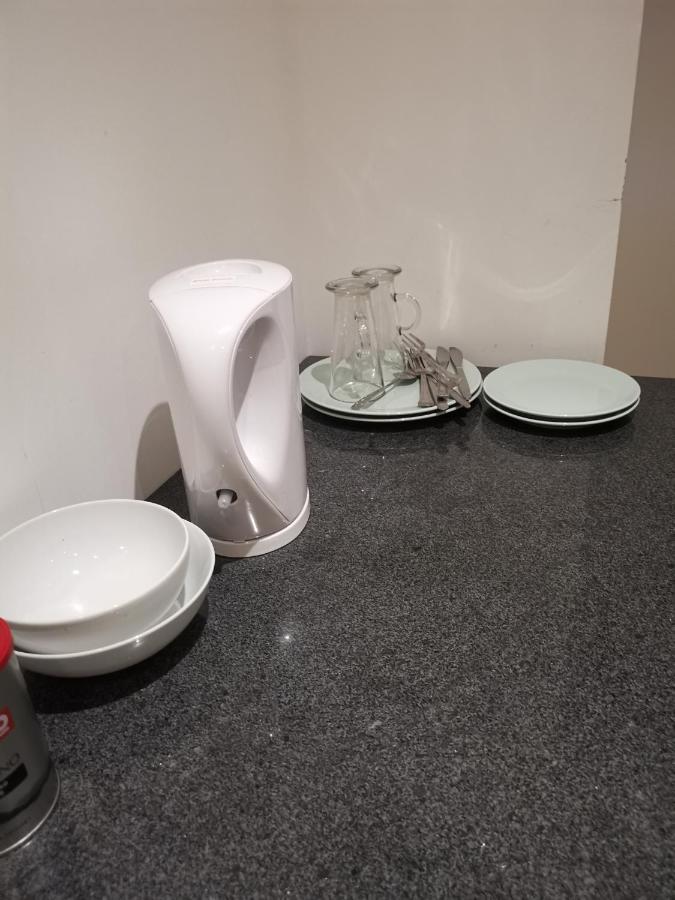 Jadwin Beautiful Room Share Toilet 2 People Londres Extérieur photo